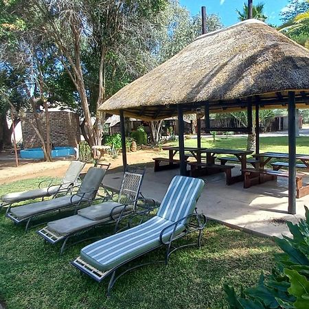 Ombinda Country Lodge Оутджо Екстериор снимка