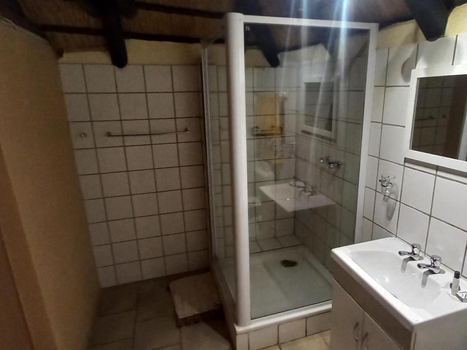 Ombinda Country Lodge Оутджо Стая снимка