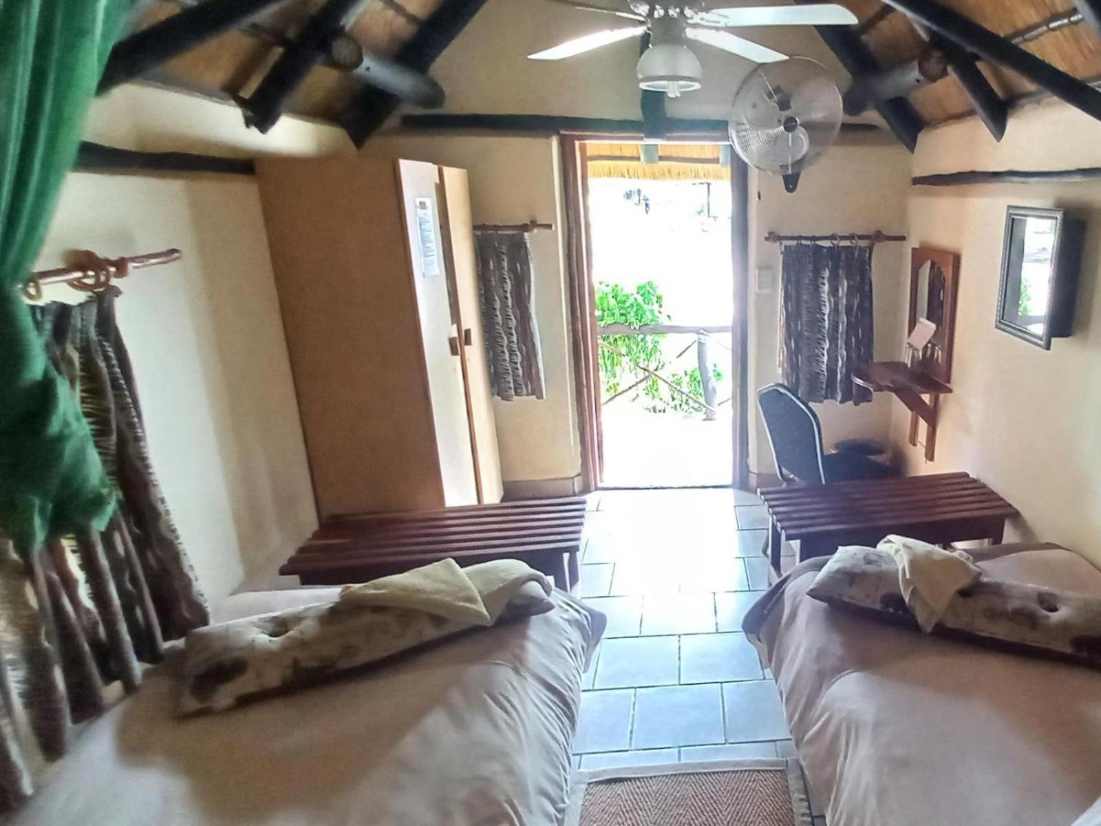 Ombinda Country Lodge Оутджо Стая снимка
