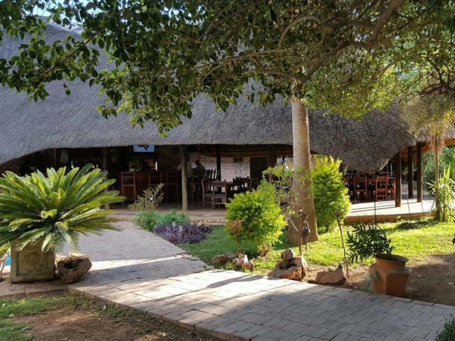 Ombinda Country Lodge Оутджо Екстериор снимка