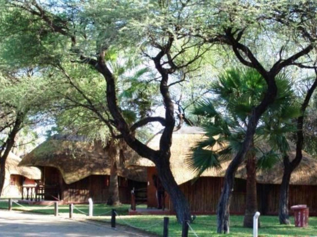 Ombinda Country Lodge Оутджо Екстериор снимка