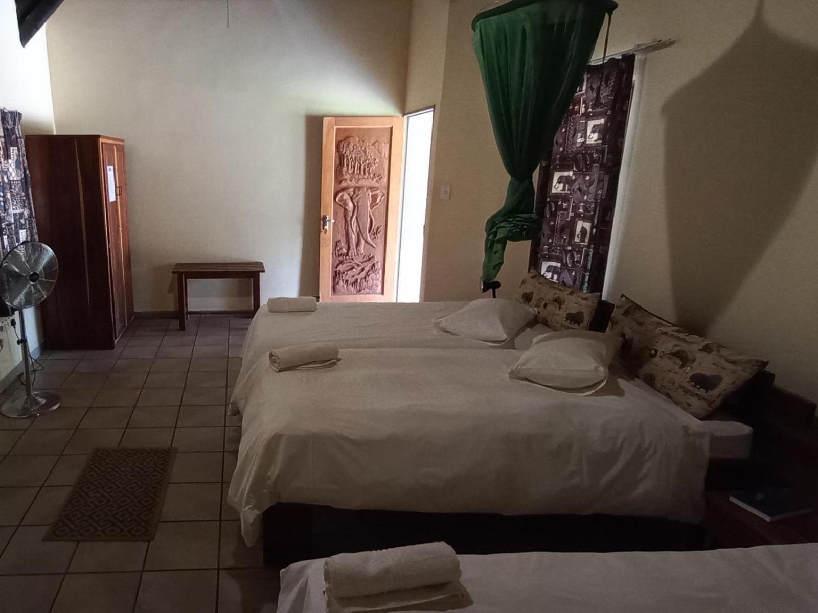 Ombinda Country Lodge Оутджо Стая снимка