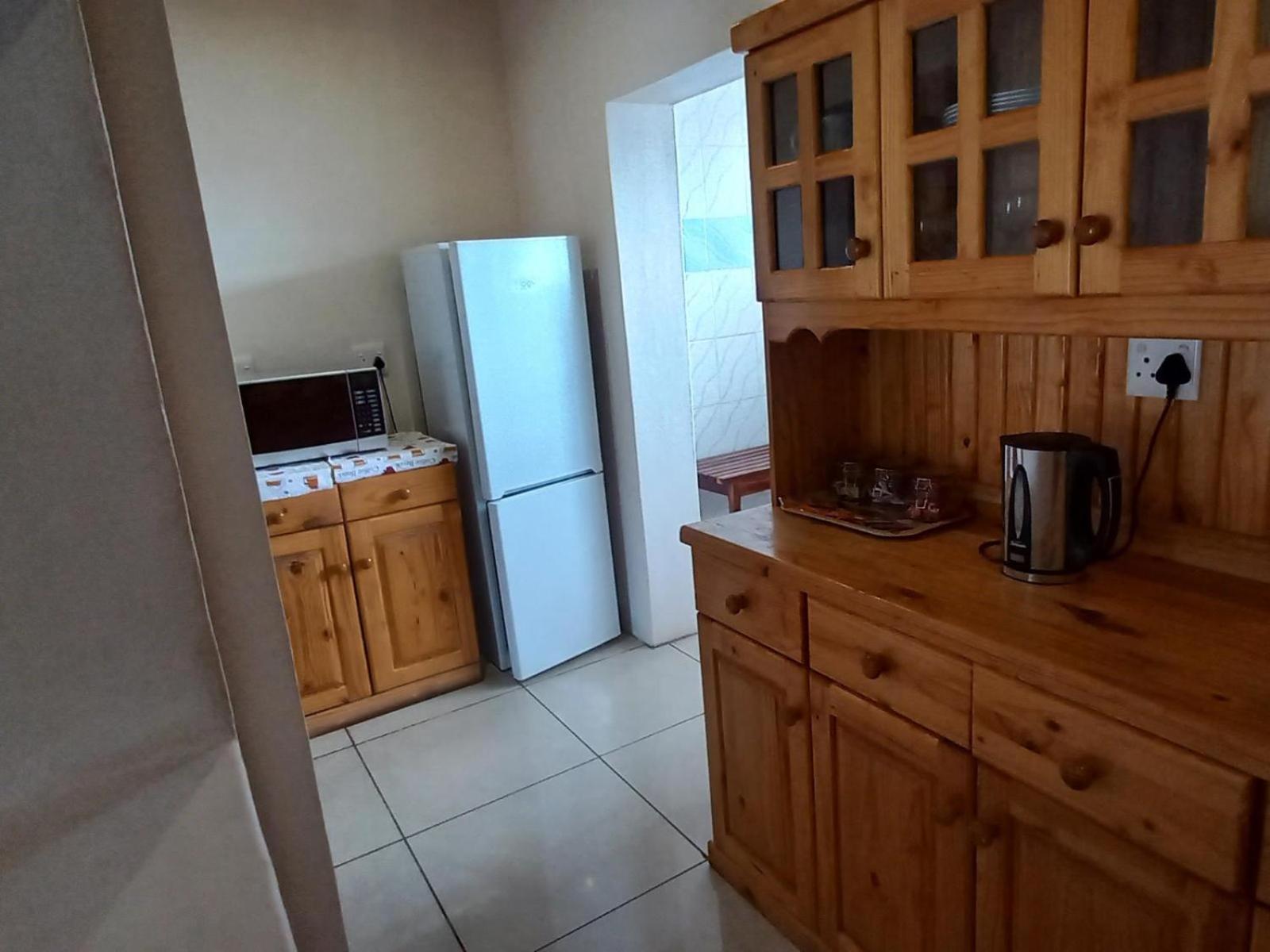 Ombinda Country Lodge Оутджо Стая снимка