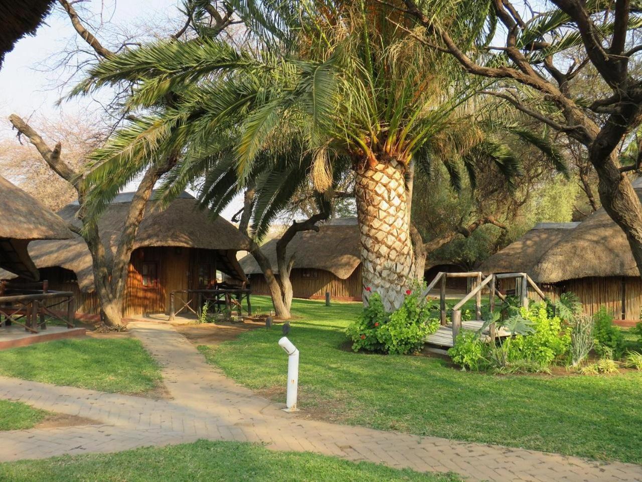 Ombinda Country Lodge Оутджо Екстериор снимка