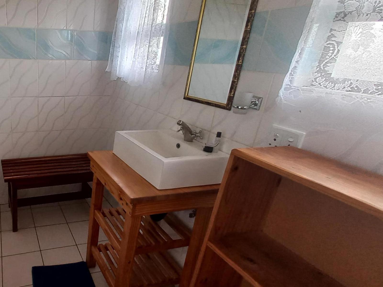 Ombinda Country Lodge Оутджо Стая снимка
